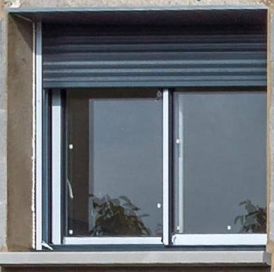 Volet roulant avec coffre tunnel intégré