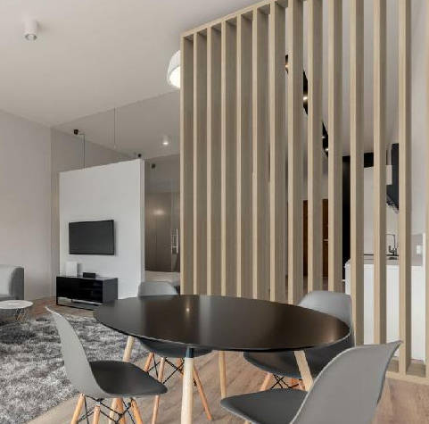 Claustra bois à lames verticales